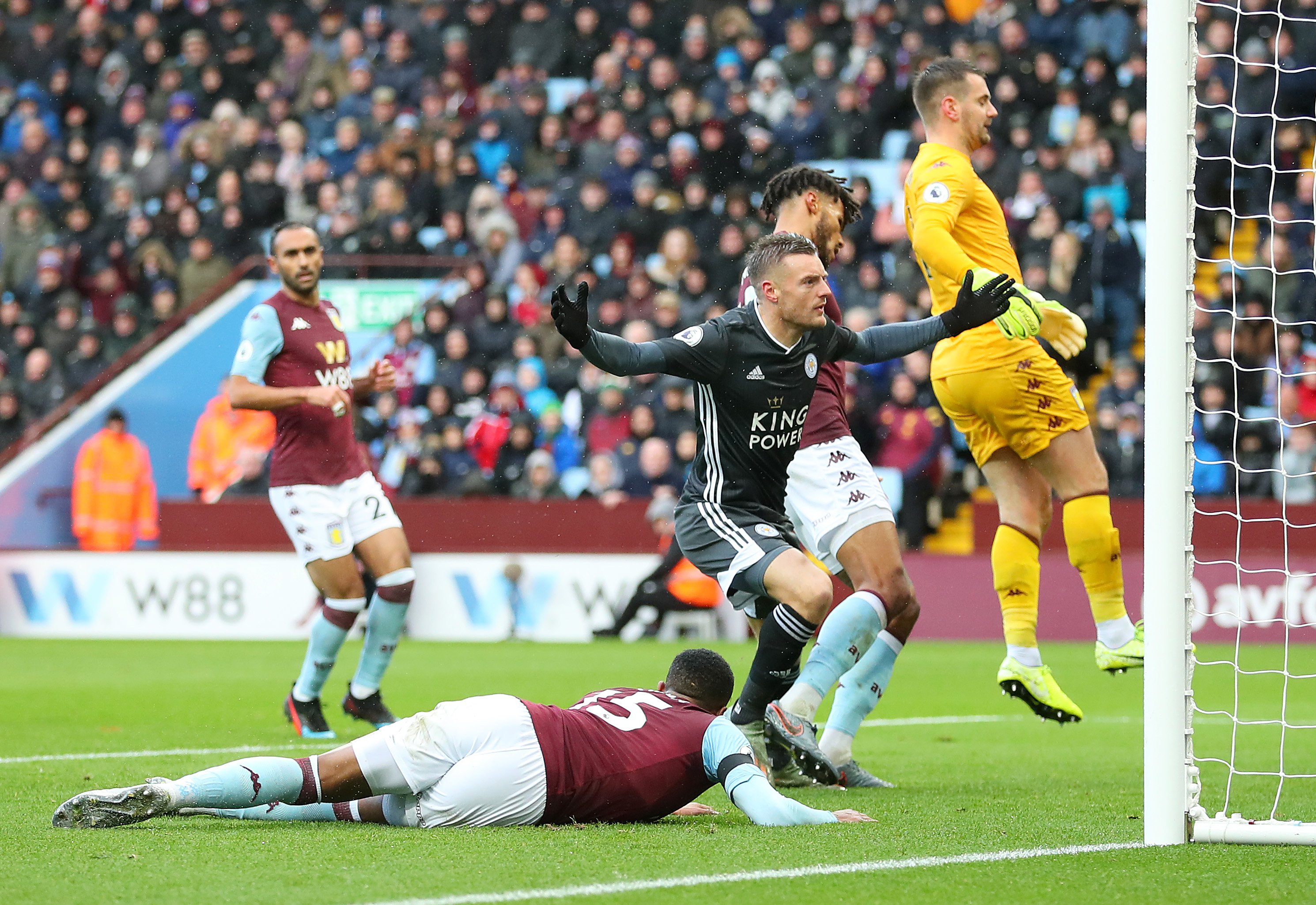 也彰显了斯 也彰显了斯